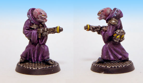 Genestealer hybrid with flamer